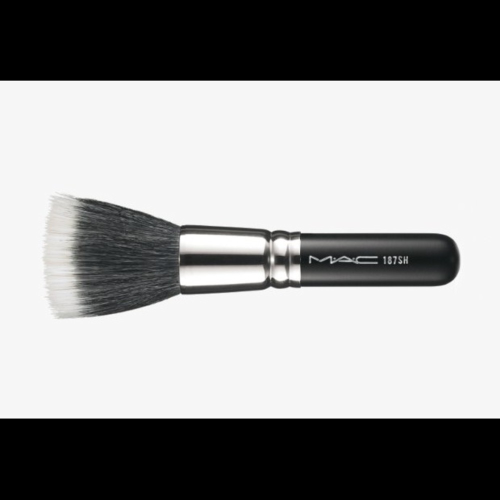 NIB M•A•C face brush